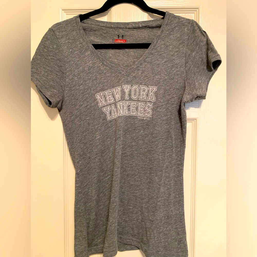 NEW YORK YANKEES shirt